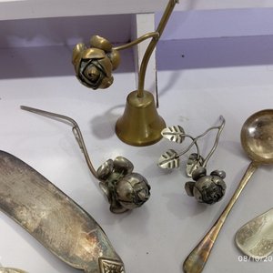 Lote de 29 Piezas de Metal Plateado: Bandejas y Cubiertos de Servir con Bordes Labrados - imagen 8