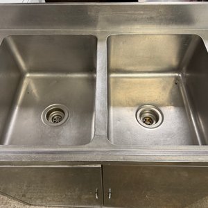 Mesada de Acero Inoxidable con Doble Bacha, Estante y Puertas - imagen 4