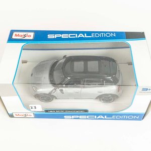 Auto Mini Countryman escala 1/24 colección Maisto, en su caja original  - imagen 2