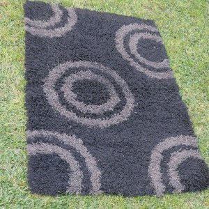 Alfombra Negra con Diseño de Círculos - imagen 3