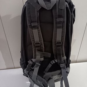 Mochila de Camping y Viaje Zenit Negra 55 cm - imagen 2