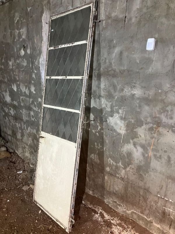 Item 899941 - Image 1