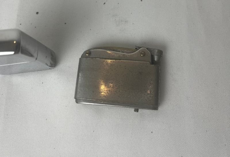 Par de encendedores para fumar - imagen 6