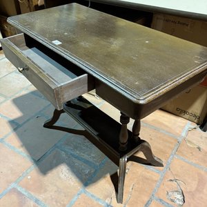 Mesita Antigua de Madera con Cajón y Estante Inferior - imagen 6