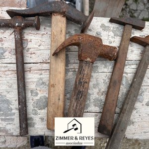 Lote anterior: Lote de Martillos Antiguos de Metal y Madera