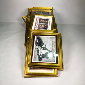 Lote anterior: Lote de Portaretratos y Cuadros con Marcos Dorados Varios Tamaños