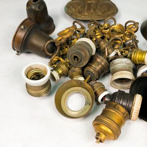 Lote de Portalámparas y Florones de Bronce para Araña - imagen 4