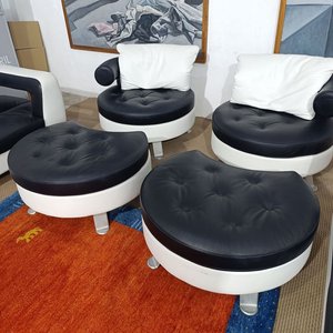 Conjunto Sillón Giratorio y Puff Bicolor de Cuero Diseño Mario Spinelli - imagen 7