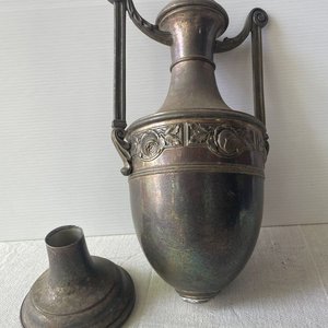Ánfora de Plata "Lenk Austria" con Motivos Florales y Grabados Históricos - imagen 9