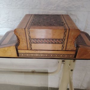 Cigarrera Vintage de Madera con Marquetería y Compartimentos - imagen 4