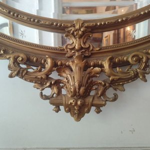 Espejo Oval Estilo Napoleón III Dorado con Adornos Florales y Rostro - imagen 3