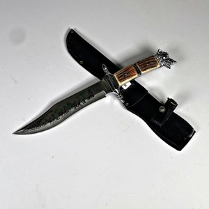 Cuchillo de Colección con Hoja Decorada y Cabo de Lobo con Vaina - imagen 2