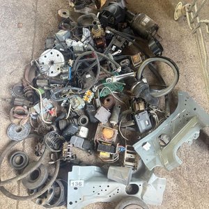 Lote de Repuestos Eléctricos y Componentes Varios - imagen 4