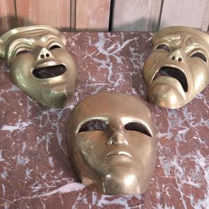 Lote siguiente: Conjunto de 3 Máscaras Teatrales Decorativas en Bronce Macizo