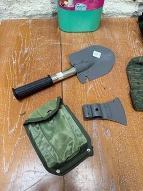 Lote de camping con equipo y accesorios para aventuras - imagen 6