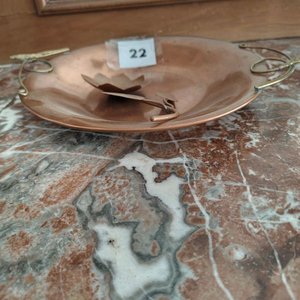 Platos Decorativos de Bronce y Cobre con Diseños Labrados - imagen 2