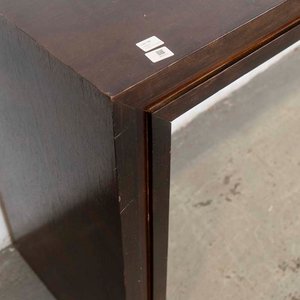 Mesa de Arrimo Laqueada Marrón con Detalles y Tapa Rayada - imagen 3