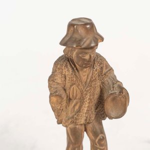 Talla de Madera de Mendigo con Cascabeles - imagen 2