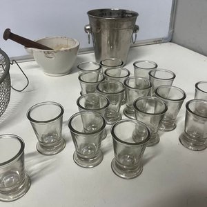 Mortero de Mármol y Madera, Hielera de Acero y 17 Vasos de Vidrio - imagen 5