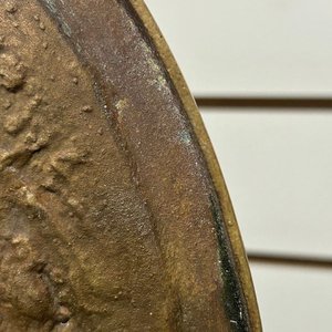 2 Placas Decorativas Ovaladas en Bronce con Figuras Infantiles - imagen 4