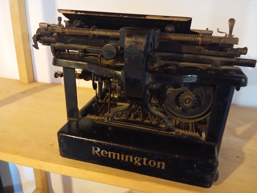 Antigua máquina de escribir Remington para coleccionistas - imagen 8