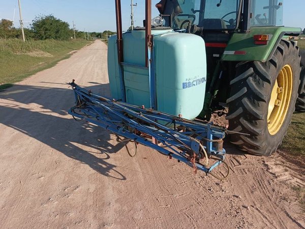 FUMIGADORA BERTHOUD 600 Lts 12 m de barral - Equipamiento para agricultura - imagen 1