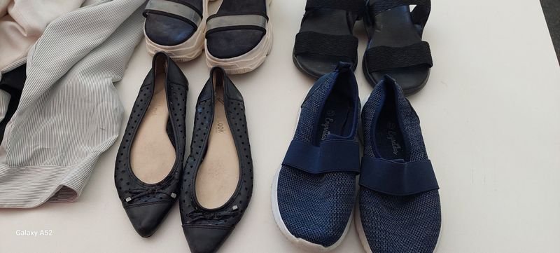 Lote de calzados y accesorios de vestir - imagen 3