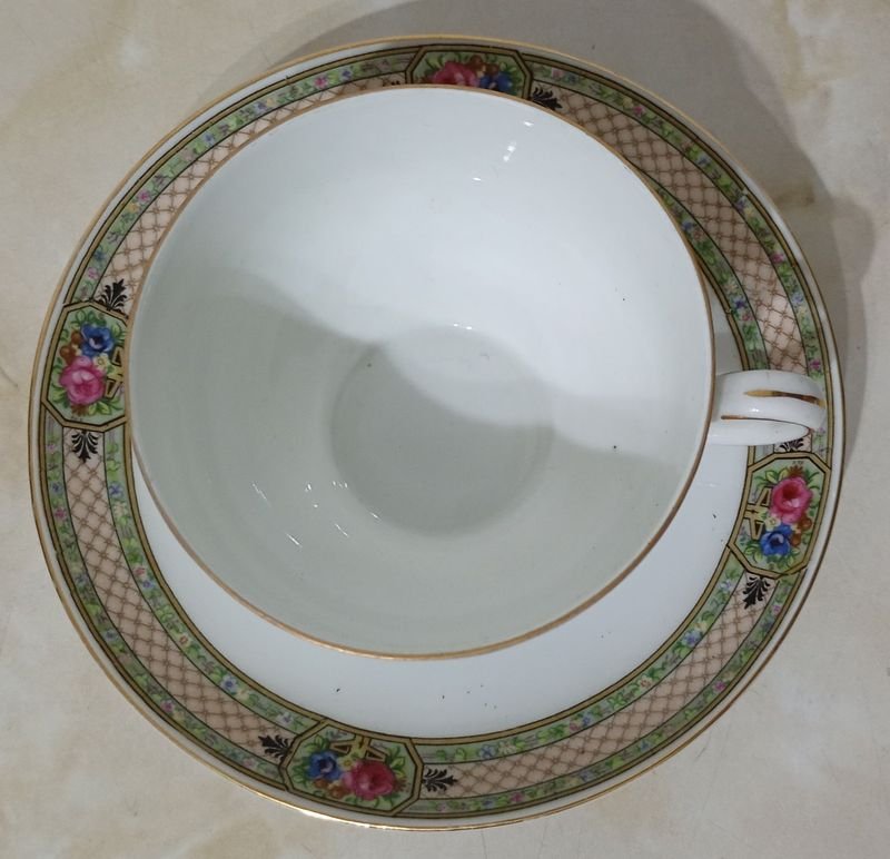 Taza de Porcelana Alemana ALTWASEER SILESIA con Platillo - imagen 2