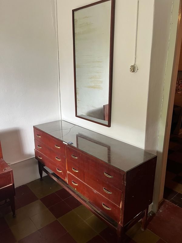 Lote anterior: COMODA MADERA 6 CAJONES CON ESPEJO SEPARADO