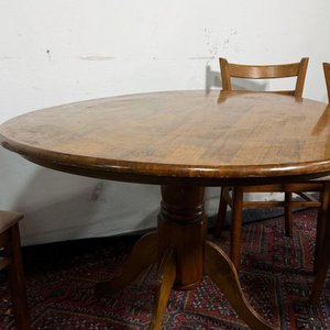 Comedor de madera estilo moderno con tapa redonda revirada - imagen 3