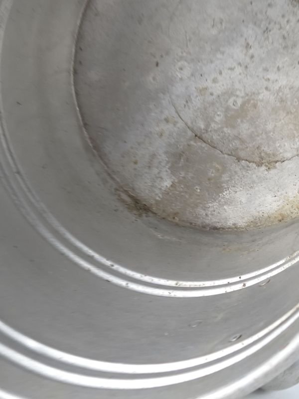 Gran champagñera vintage en aluminio para decoración - imagen 5