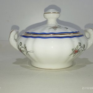 Juego de Té de Porcelana Portuguesa "V.A." con Cafetera, Azucarero y 6 Tazas con Platillos - imagen 6