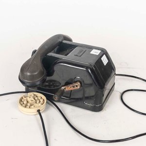 Lote siguiente: Teléfono Antiguo de Baquelita Negro con Manivela