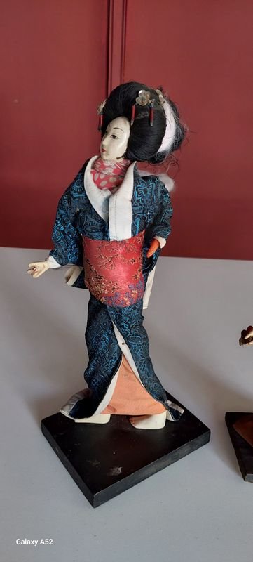 Figuras orientales de porcelana en excelente condición - imagen 3