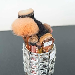Set de Brochas de Maquillaje con Estuche Decorativo - imagen 2