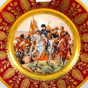 Plato de Porcelana Sèvres Napoleónico con Decoración Militar y Bordes Dorados - imagen 2