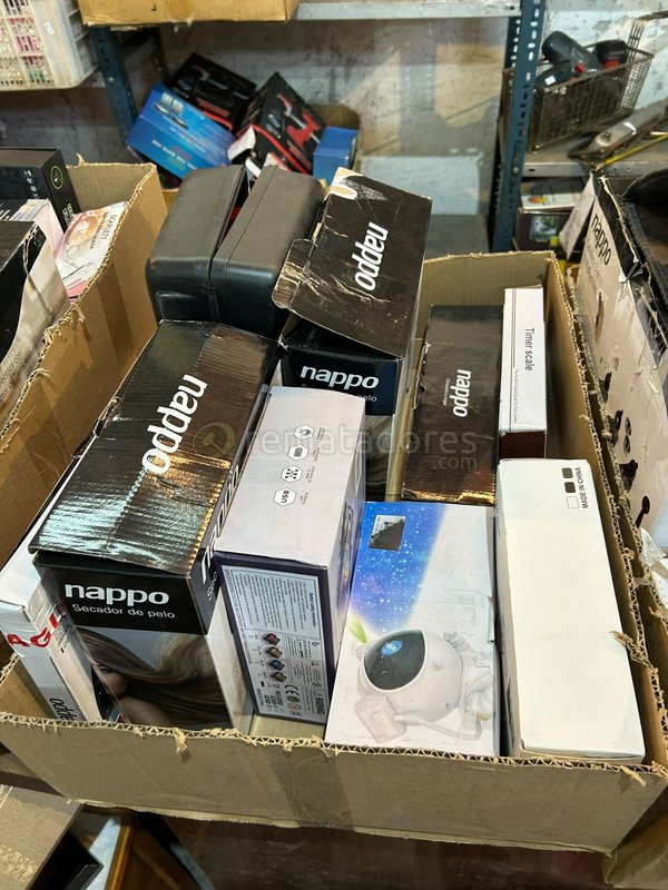 Lote de Artículos Varios: Juguetes, Cuidado Personal y Electrónica - imagen 1