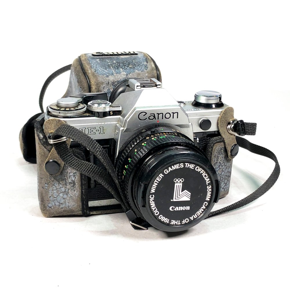 Cámara Fotográfica Vintage Canon AE-1 con Estuche