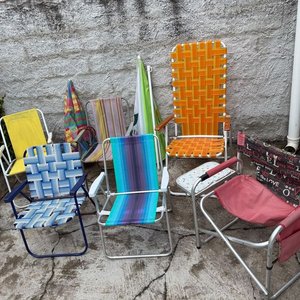 Lote siguiente: Lote de Sillas de Playa, Reposera y Sombrillas