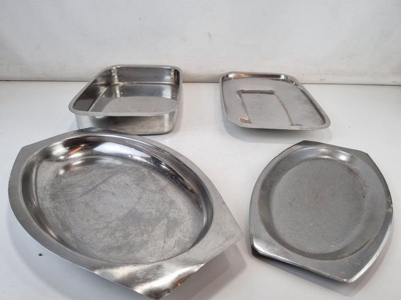 Lote anterior: Bandejas de Metal con Formas Variadas