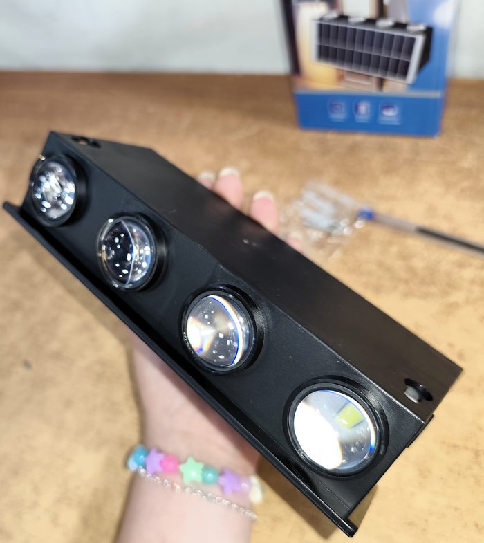 Luz LED solar recargable con 8 lámparas - imagen 5