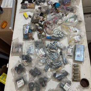 Lote de Repuestos Varios para Automotor - imagen 1