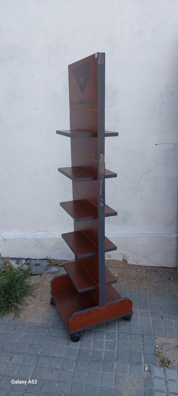 Mueble de madera en estilo vintage - imagen 2