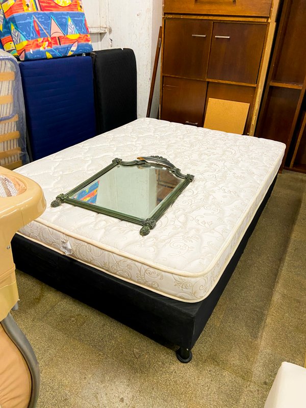Colchón de 2 plazas con espejo decorativo - imagen 1