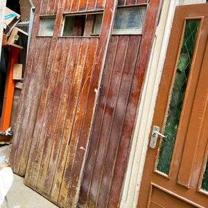Tres Hojas de Puerta de Cedro con Vidrio y Detalles - imagen 2
