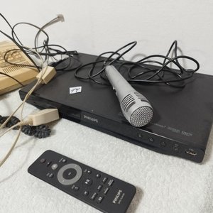 DVD con control, teléfonos y micrófono - imagen 2