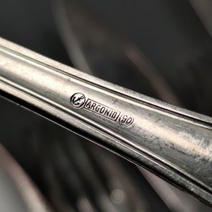 Lote de 31 Cubiertos Sellados "Argonid 90" con Diseño en Relieves - imagen 7