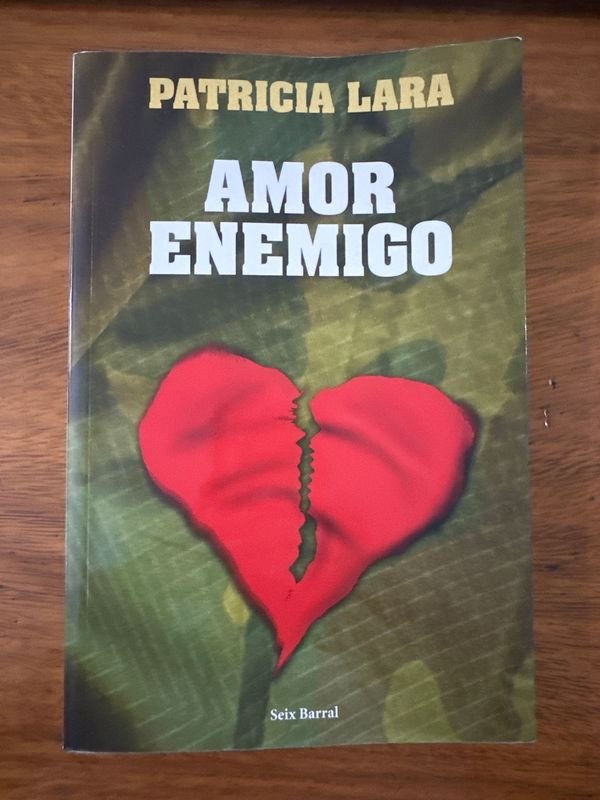 Libro "Amor Enemigo" de Patricia Lara