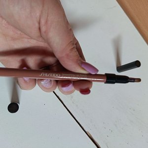 Delineador de Labios y Trío de Sombras Shiseido - imagen 3
