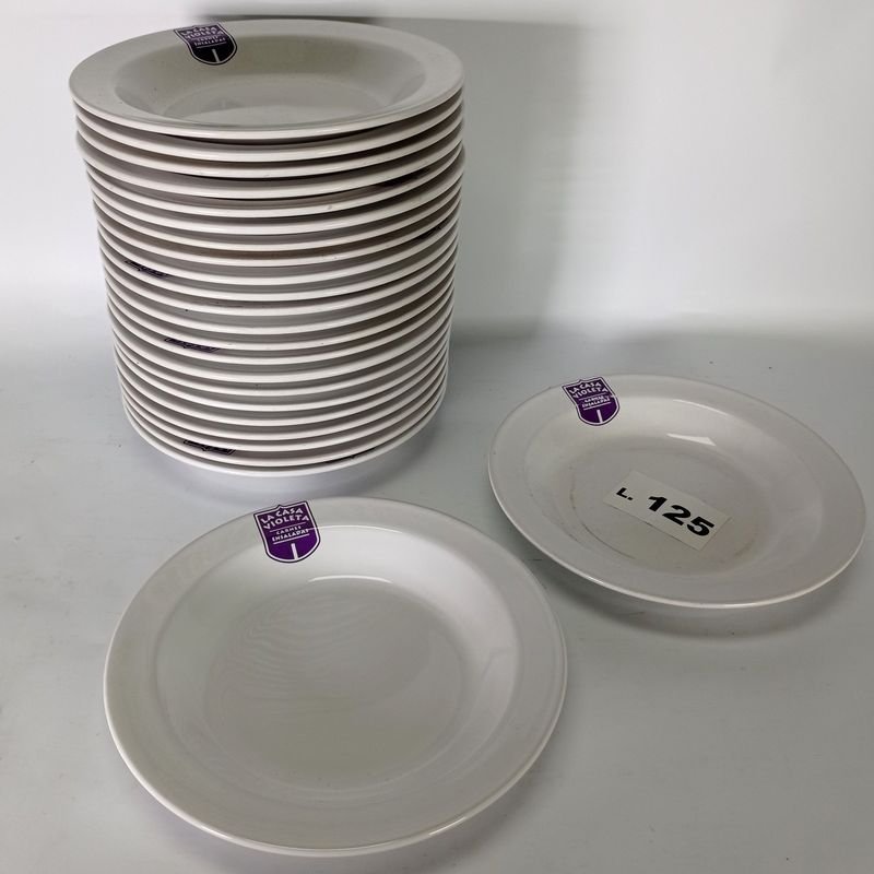 Lote anterior: Platos de porcelana Olmos con logo de La Casa Violeta